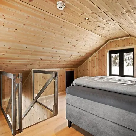 Tonningssaetra Mountain *